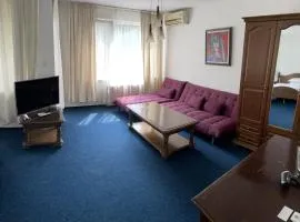Hotel Rotasar，位于索菲亚机场 - SOF附近的酒店