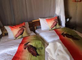 Mukolo Cabins & Camping，位于Kongola玛扎姆巴拉停车场（乘船游览）附近的酒店