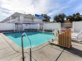 Super 8 by Wyndham Santa Clara