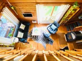 Eifel-Lounge BLOCKHAUS mit Kamin Garten Balkon nahe Köln Therme Brühl Phantasialand