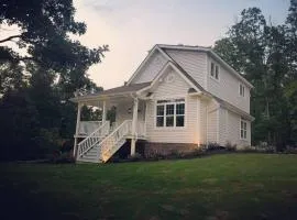 Primrose Cottage - Private Lake, Hot Tub, ATV Trails