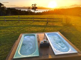 Farm Stay & Iconic Water Views - 32 Zachary Drive，位于马拉库塔的酒店