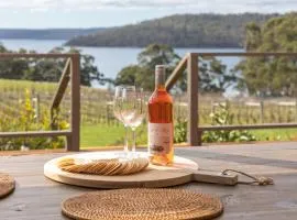 Norfolk Bay Retreat - views over the sea and vines