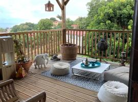 Maison vue sur la mer Jardin d Orient，位于圣克洛德的酒店