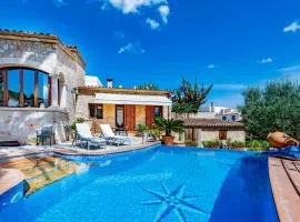 Villa in center of Pollensa with pool and jacuzzi