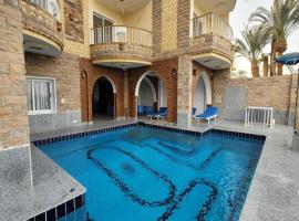 Blue Nile House，位于卢克索的带泳池的酒店