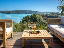 Palms on Kennedy Point - Stay Waiheke，位于Te Whau Bay的酒店