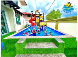 Private Water Park at Cozy House HS Sweet Homestay，位于Cukai的度假屋