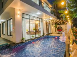 Sea Breeze Villa FLC sang trọng gần biển có bể bơi，位于岑山的酒店