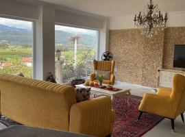 Gemütliche Villa mit Pool, extravagant, luxuriös，位于Ula的酒店