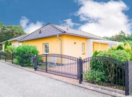 Häuschen am Waldrand，位于托伊皮茨的酒店