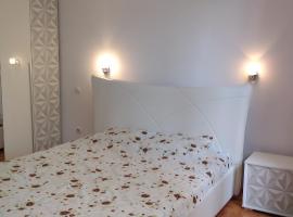 Lovely condo next to salt room, bus station