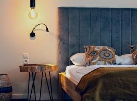 Hotel Na Skarpie - Charzykowy，位于哈日科维的酒店