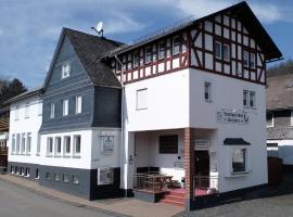 Landgasthof Steuber - Hotel garni，位于Bromskirchen的酒店
