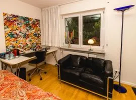 Modernes und gemütliches Designerzimmer