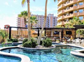 Bella Sirena Luxury Condo 205-B，位于佩尼亚斯科港的酒店