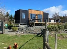 Boutique Tiny House - Te Anau Country Accommodation，位于蒂阿瑙的公寓