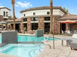 CozySuites Glendale by the stadium with pool 01