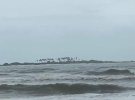 Rock n Ocean 2BH Beach villa island Facing，位于乌杜皮的酒店