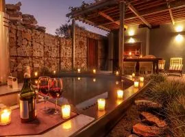 17 Marine Hermanus, Apartment 103 with private Hot Tub