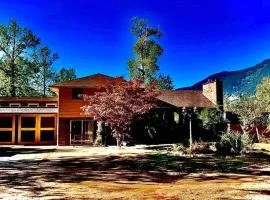 Country home, Sleeps 6 pets friendly