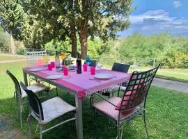 Incantevole borgo con piscine