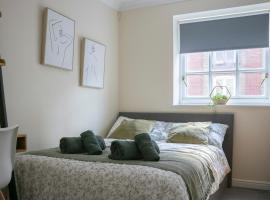 Lovely 3-bedroom apartment in Colchester，位于科尔切斯特埃塞克斯大学科尔切斯特校区附近的酒店