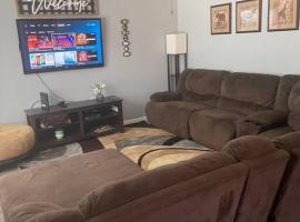 Comfy 3 Bed 2 Bath EZ Access To Santa's Wonderland