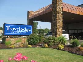 Travelodge by Wyndham Coffeyville，位于Coffeyville的酒店