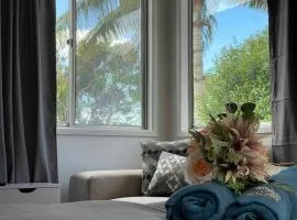 Cozy 3 bedroom and office space in center of Kallangur
