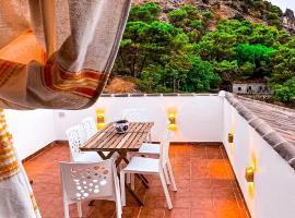 Grazalema- Casita Panorama - Fantastic views- Clima & Wi-Fi，位于格拉茨莱马的酒店