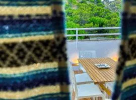 Grazalema - Casita La Calma - Incredible views, Clima Frio-Calor, Wifi & Private Parking optional
