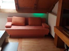 Schöne Wohnung mit Balkon Non-Smoking，位于Klosterlechfeld的公寓