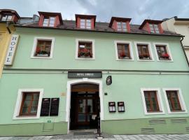 Hotel Ennius Klatovy，位于克拉托维的酒店