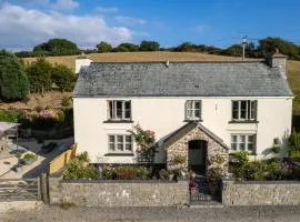 West Lyn Farm B&B and Shepherd Hut