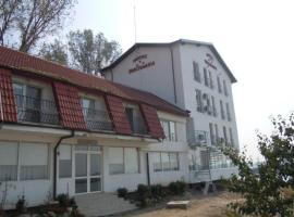 Hotel Sucidava，位于Corabia的酒店
