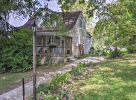 Enchanting Family House with Balcony Less Than 3 Mi to WVU!