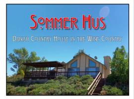 Sommer Hus-Best value in Southern California Wine Country，位于蒂梅丘拉的乡间豪华旅馆