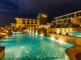 Nambiar Club Bellezea，位于班加罗尔的带泳池的酒店