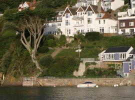The Sunny Cliff Hotel，位于索尔科姆的酒店
