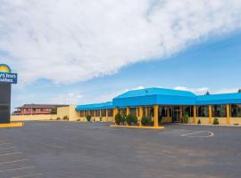 克洛维斯戴斯套房汽车旅馆，位于克洛维斯的酒店