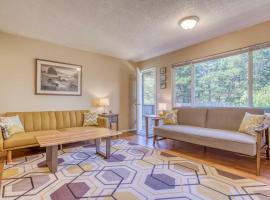 Creekside Condo 136 - Meredith Lodging，位于內斯科温的酒店