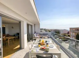 Magnifique T5 avec CLIM, terrasse 30 m2 vue sur mer et barbecue, parking, 40m de la plage