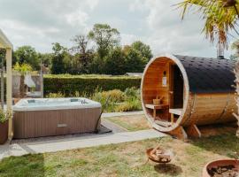 Villa Fortem męt sauna en jacuzzi，位于Alveringem的酒店