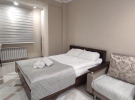 Уютная квартира-студия ЖК Lotus Terrace，位于阿拉木图的海滩短租房