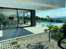 Villa White Lagoon, 6 guests, 2 bathrooms, heated private pool, amazing view, AC, fully Equiped !