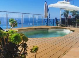 Vue magnifique, piscine privée chauffée et sauna à 10min de Monaco，位于罗克布吕讷-卡普马丹E-1027别墅附近的酒店
