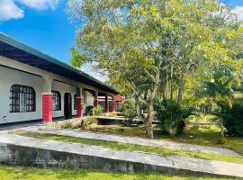 Casa Eva Lodging Costa Rica，位于圣伊西德罗的酒店