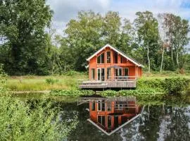 Awesome Home In Heel With Outdoor Swimming Pool