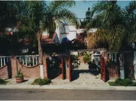 Welcome To Casa OLE Playas de Tijuana 5-Rooms 14-Guests close to Shoping Center & Beach